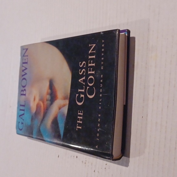 4/$30 The Glass Coffin by Gail Bowen - Hardcover Novel - Picture 4 of 9